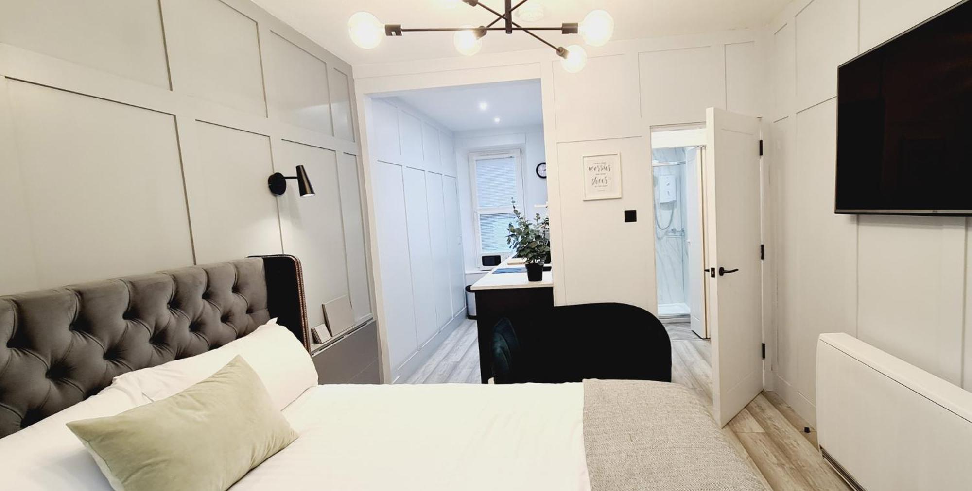 Apartment 17